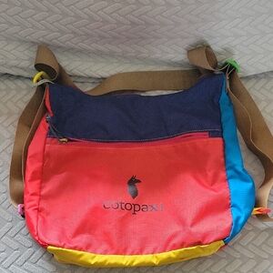 Taal Del Dia 16L Cotopaxi Multicolor Women's Bag